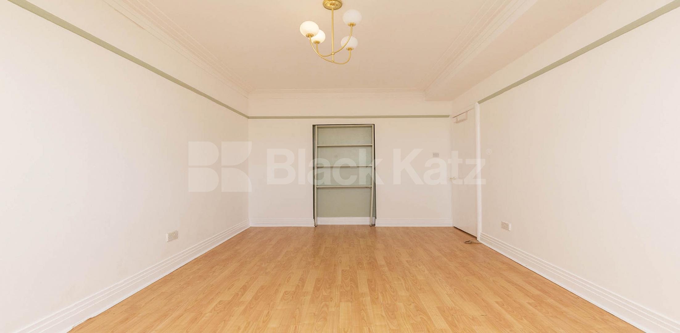 Spacious modern one bed mins to Tube Shops & Regents Park Mornington Crescent , Camden